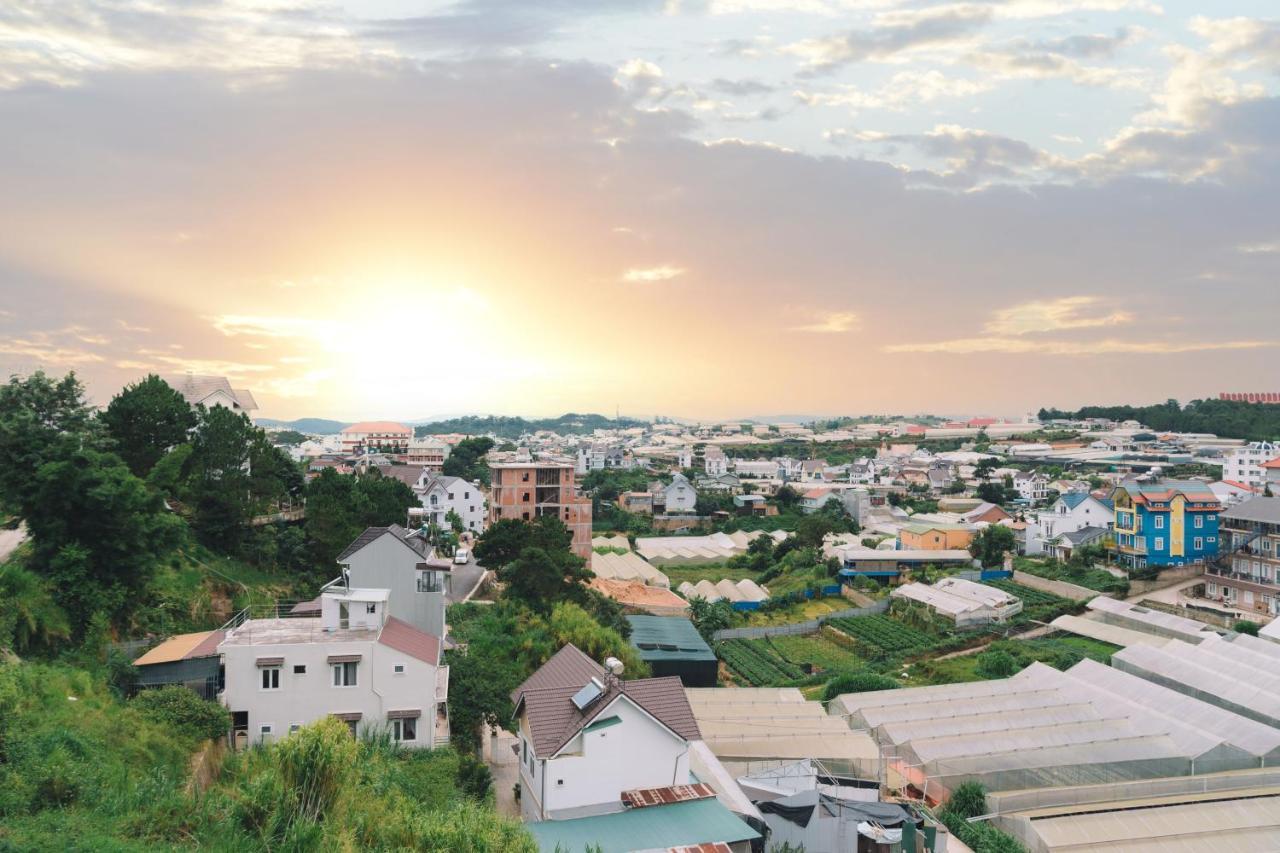 Отель Sunset Hill Dalat Экстерьер фото